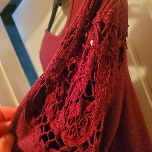 Cutout detail sweater - Picture 2 of 3